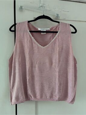 Max Studio Pink V-Neck Sleeveless Knit Tank with Scallop Trim